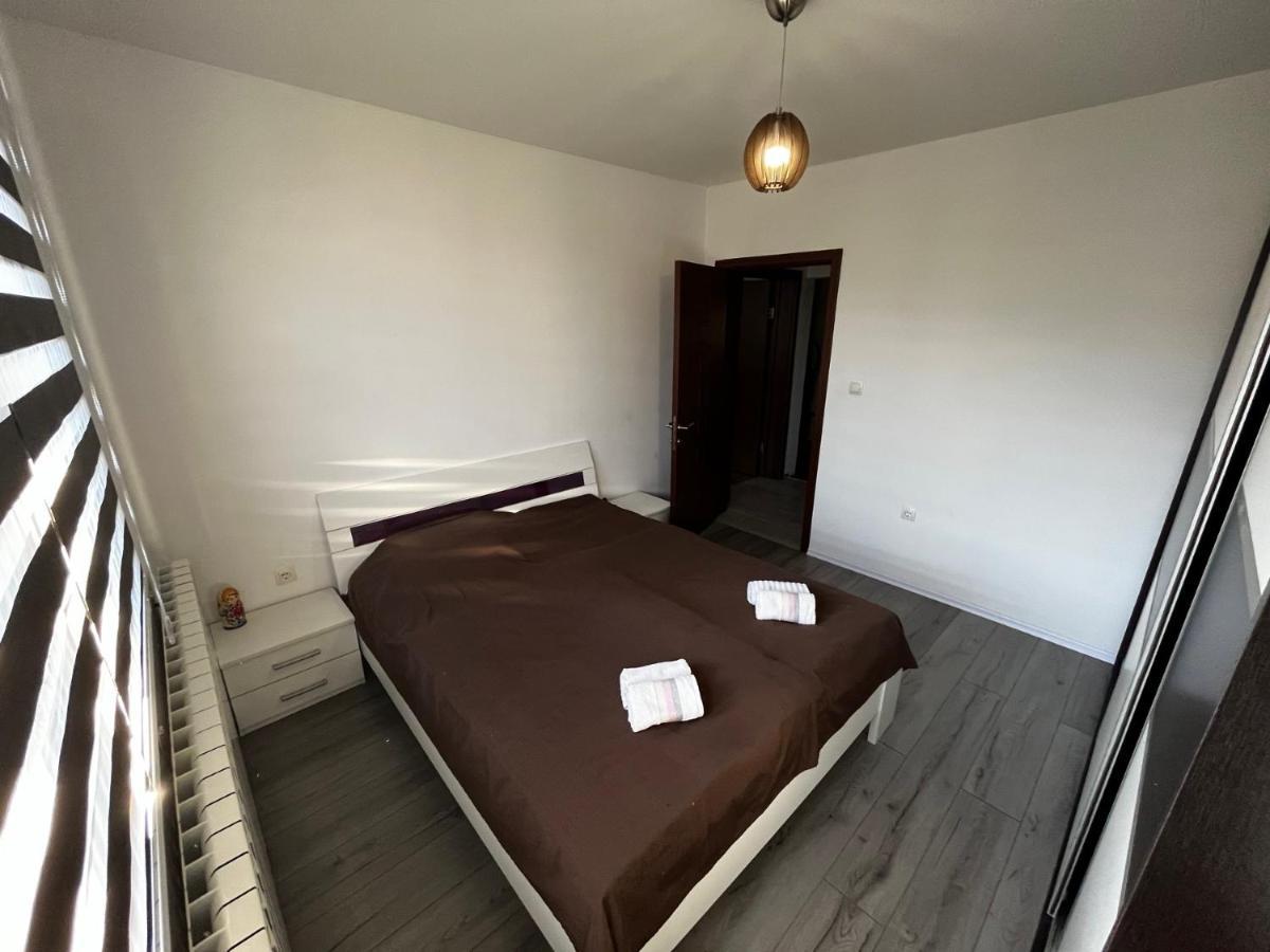 Silver Apartment *